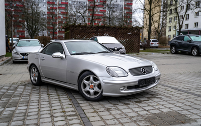 Mercedes Benz SLK R170 200 in Silber mit Sportauspuff Sportfahrwerk Aktuellem TÜV (2004)