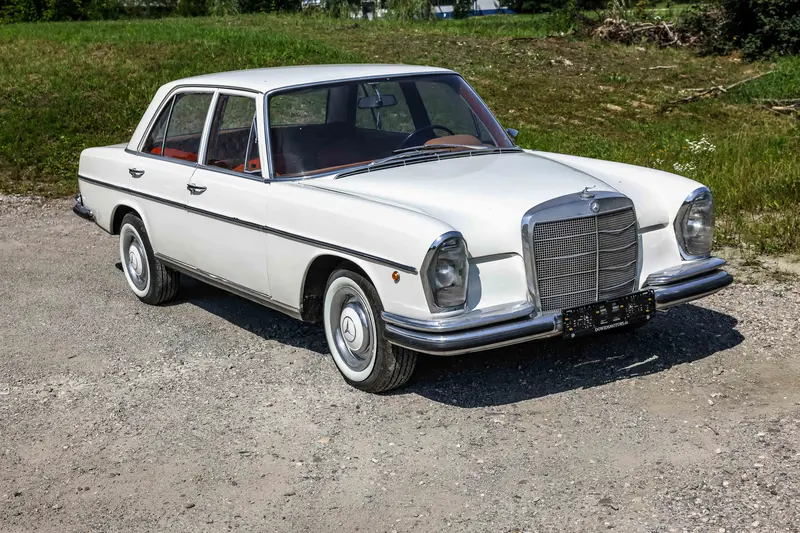 Mercedes-Benz W 108 250 SE partially restored from collection liquidation (1967)