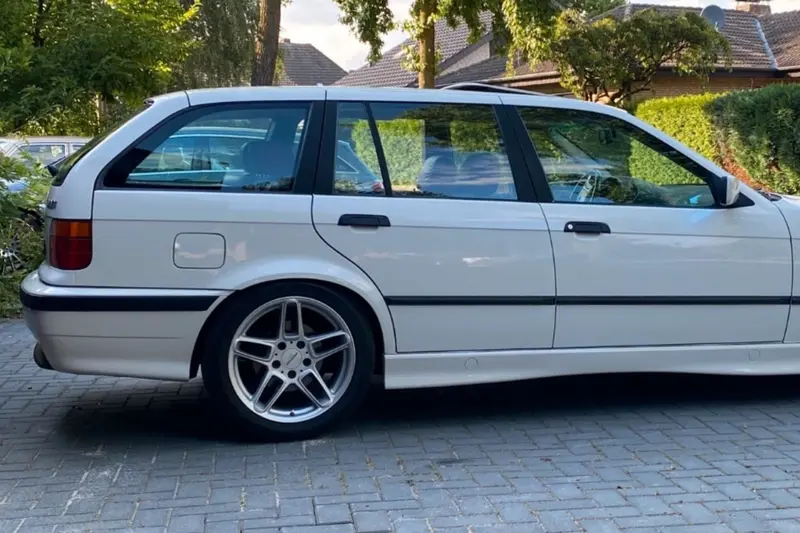 BMW E36 328i Touring (1995)