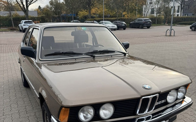 BMW 323i (1983)