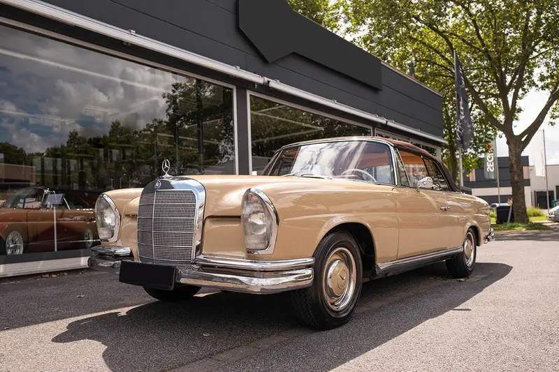 Mercedes-Benz W111 220 Seb Cabrio Restauriert mit Neuwagenrechnung und Motorrevision Note 2 (1963)