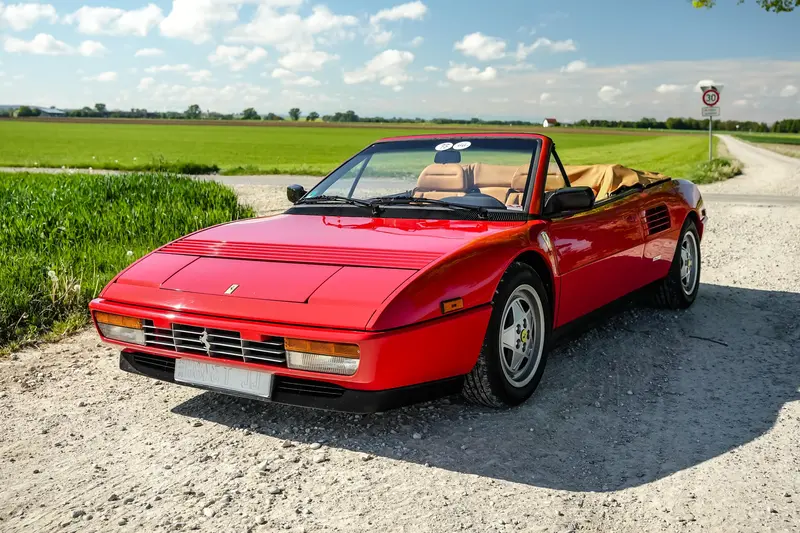 Ferrari Mondial T Cabrio in Rosso Gepflegter Originalzustand Großer Service Vollzogen Lückenlose Historie (1990)