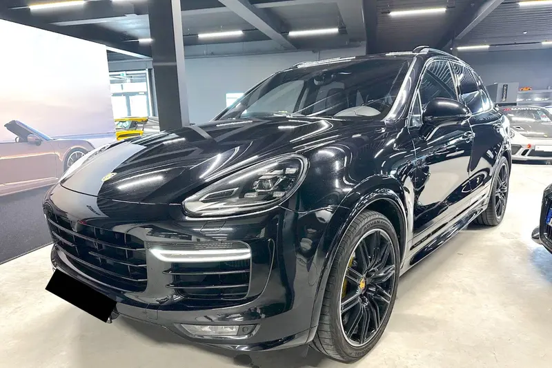 Porsche Cayenne Turbo S Approved Garantie Sport-Chrono Paket Schiebedach Granatrot Kontrast Ziernähte (2017)
