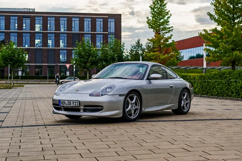 Porsche 911 996 Carrera (2000), erst 63.048 Kilometer, lückenloses Scheckheft, großer Service durchgeführt, mit Porsche Classic Communation System