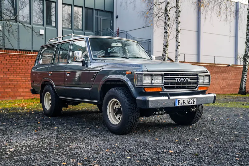 Toyota Land Cruiser FJ62 3rd hand with H license plate New service Brake system overhauled (1989)