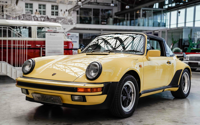 Porsche 911 SC 3.0 Targa Turbolook Limonengelb Fuchsfelgen Schaltgetriebe TÜV (1983)