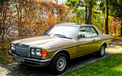 Mercedes Benz W123 230 CE (1983) from third owner with H license plate, service including engine inspection completed