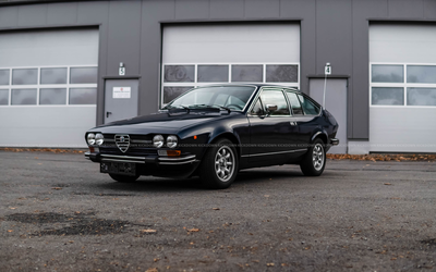 Alfa Romeo Alfetta 2000 GTV extensively overhauled, carburetor refurbished, early model with chrome bumper (1979)