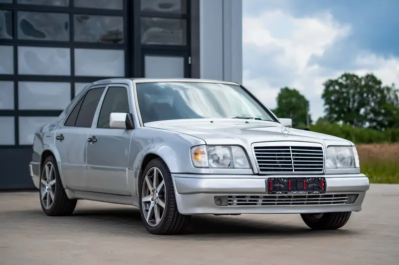 Mercedes-Benz W124 E 500 (1993)