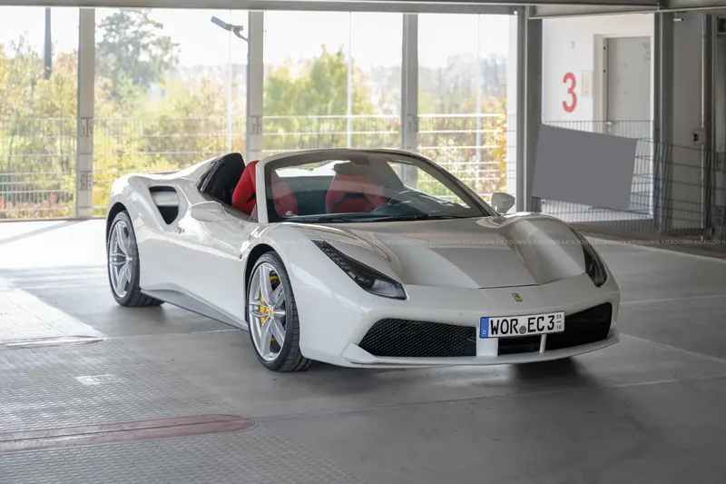 Ferrari 488 Spider (2018), complete Ferrari service history, front lift system, rare exterior color: Bianco Avus