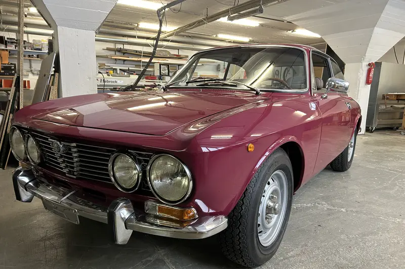 Alfa Romeo GTV 2000