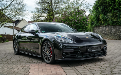 Porsche 971 Panamera GTS aus 2. Hand Unfallfrei Lückenloses Scheckheft Panoramadach AHK Approved Garantie Turbo Desgin Felgen nur 42.618 km Winterreifen (2018)