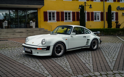 Porsche 911 SC Turbolook (1982), good condition, certificate grade 2, very well maintained