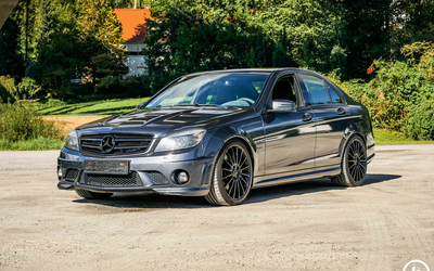 Mercedes-Benz C63 AMG Limousine Sauger-Motor Alcantara Innenraum nur 95.500 km (2009)