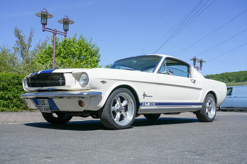 Ford Mustang Fastback (1965) mit 5,7-Liter-V8 und 325 PS, Tremec 5-Gang-Schaltgetriebe, Classic Data Note 2, Mehrwertsteuer ausweisbar