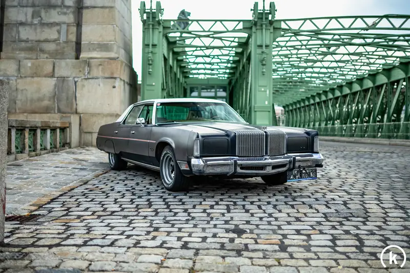 Chrysler New Yorker 6.6L V8 air conditioning servo engine completely overhauled (1977)