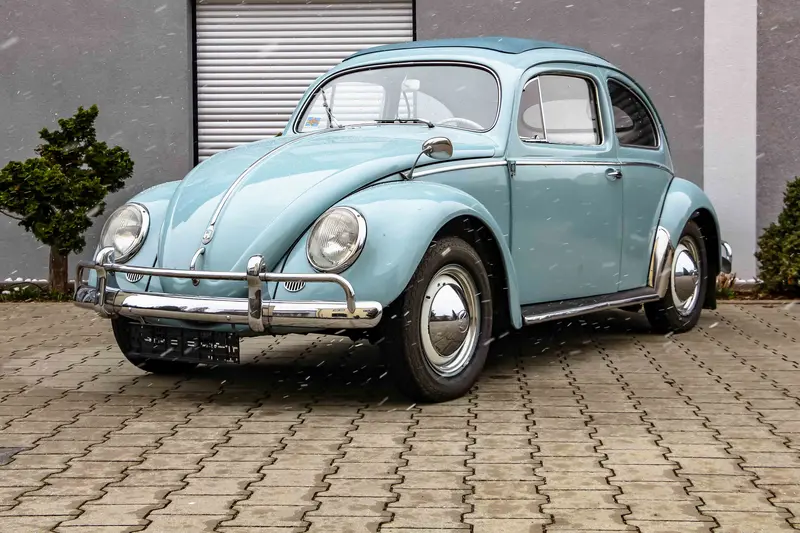 Volkswagen Beetle Ovali folding roof interior completely revised (1957)