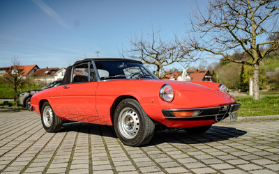 Alfa Romeo Spider 1300 Junior Restored Completely Repainted Approved H.License Plate Leatherette Cover (1975)