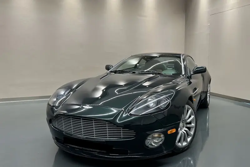 Aston Martin - Vanquish V12 Coupe - 2003