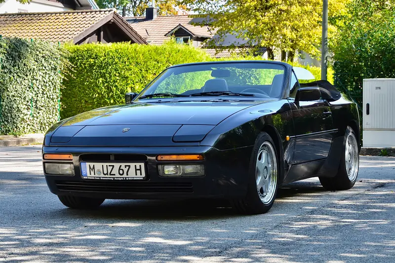 Porsche 944 S2 Cabrio from 3rd hand H license plate with appraisal grade 2 Complete checkbook (1990)
