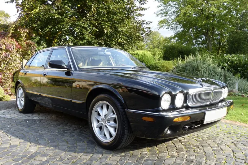 Jaguar XJ8 3.2 Sovereign (1999)
