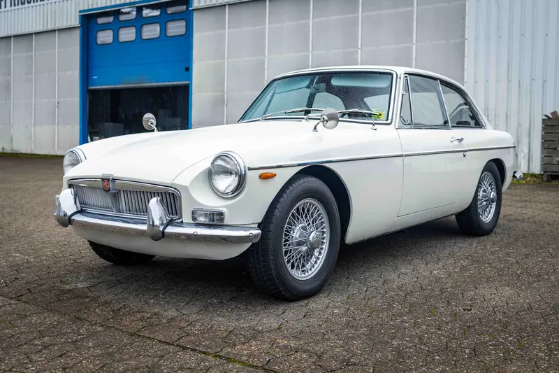 MG MGB GT 1.8l Chrom-Speichenräder Rotes Vinyl-Leder 4-Gang Service 2020 (1967)