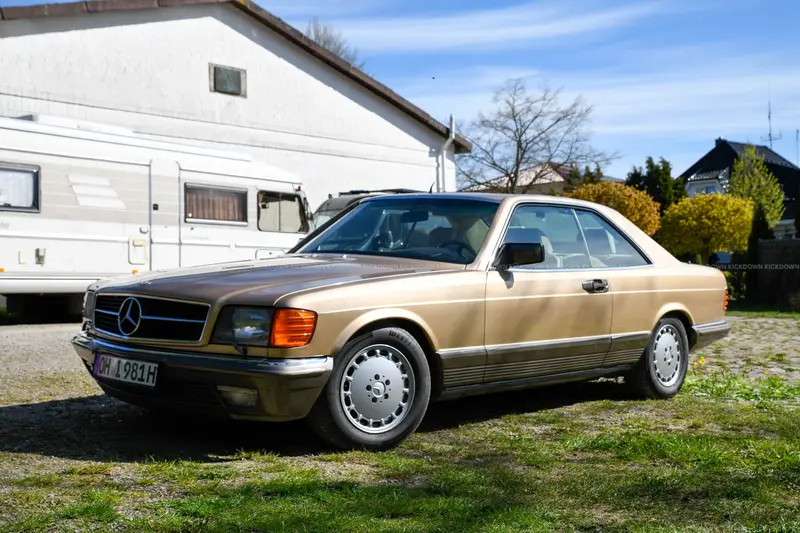 Mercedes-Benz 500 SEC C126 (1981) mit neuem TÜV und Service, klassische Farbkombination, gepflegter Originalzustand, aus Sammlung