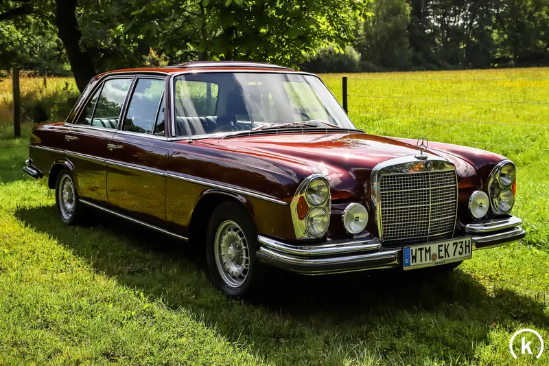Mercedes-Benz W108 280 SE Schiebedach Servo elektrische Fensterheber Bordeauxrot (1968)