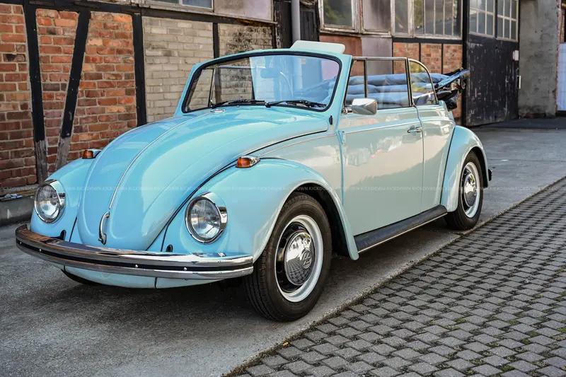 Volkswagen Beetle 1500 Cabriolet (1970), extensive technical repairs, convertible top replaced.