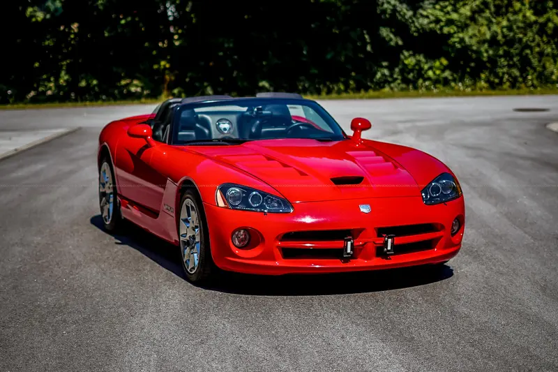 Dodge Viper SRT-10 (2008), vierte Generation mit ACR-Motorhaube, Umbau auf deutsche Zulassung, umfangreiche Ausstattung, erst 26.500 km