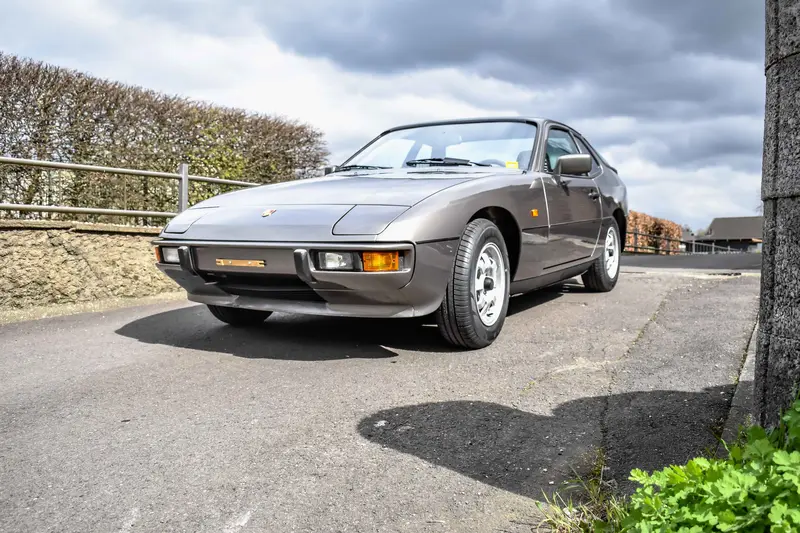 Porsche 924 Coupé Pascha seats: German first delivery, extensively restored, over 1,200 working hours (1983)