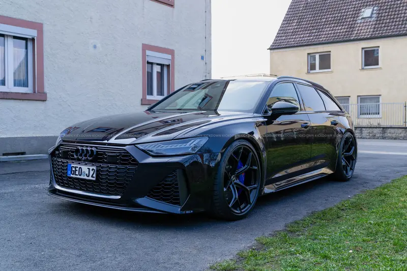 Pre-owned Audi RS6 C8, in excellent condition, low mileage, with a complete service history (2023)