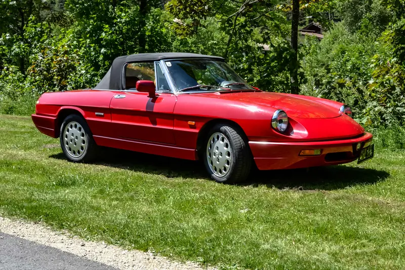 Alfa Romeo Spider 2.0l (4th generation) from 3rd hand historical registration matching numbers km traceable (1991)