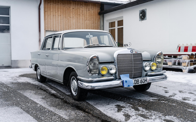 Mercedes-Benz W111 220B mit H-Kennzeichen, Motor revidiert (1960)