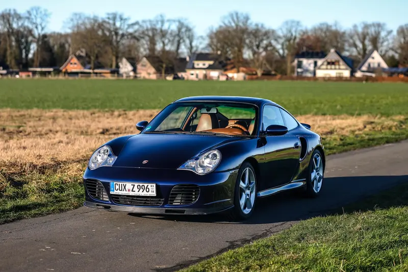Porsche 911 996 Turbo in very good condition, certificate 1-, Japanese import with checkbook (2001)