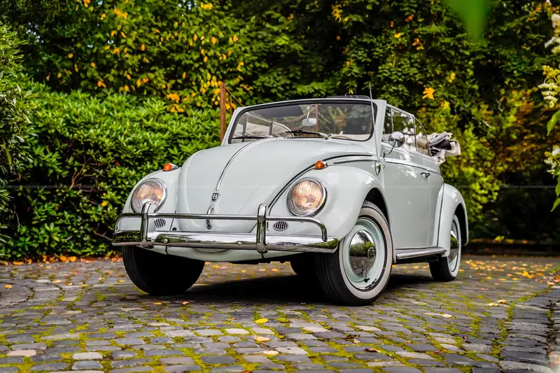 Volkswagen Beetle 1200 Cabriolet (1960) with whitewall tires in mint condition, engine replaced, completely repainted