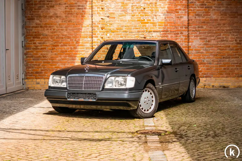 Mercedes-Benz W124 300E-24 Sportline German first delivery 220 hp (1990)