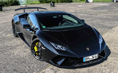 Lamborghini Huracan Performante 2nd hand Mileage only 14,665 km Complete checkbook V10 engine with 640 hp (2018)