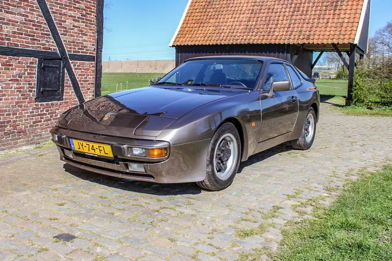 Porsche 944 Serie 1 Klimaanlage Hackmesser Zahnriemen und WP erneuert (1983)
