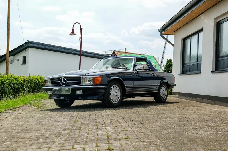 Mercedes Benz R107 300 SL (1986), umfassend restauriert, Interieur erneuert, Wertgutachten 2+