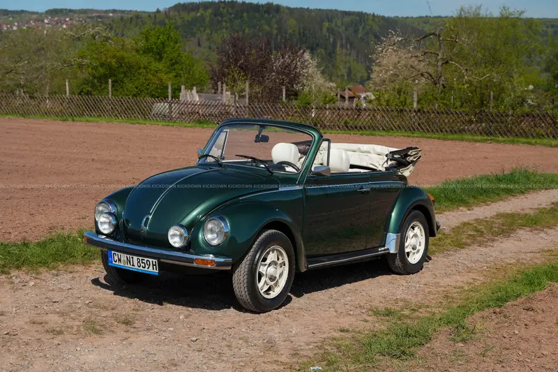 Volkswagen Beetle 1303 Convertible with certification, fully repainted, well-maintained original condition (1979)