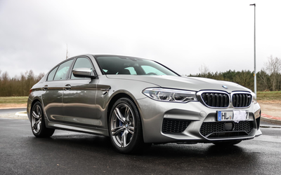 BMW F90 M5 From 2nd hand V8 engine With 600 hp German first delivery Premium Selection Warranty Harman Kardon sound system Merino leather Massage function (2020)