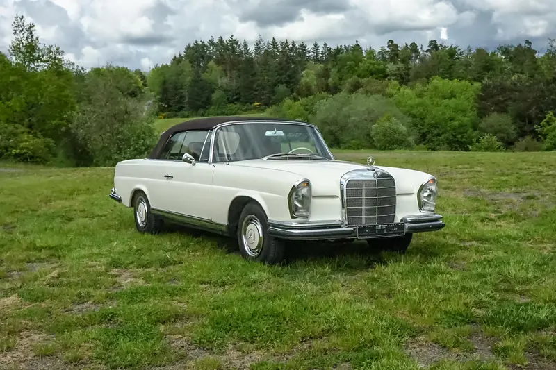 Mercedes-Benz W111 220 SEB Cabrio Unfallfrei Voll Restauriert H-Kennzeichen Gepflegter Zustand (1965)