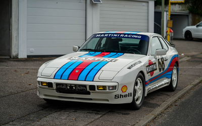 Porsche 944 (1986), Martini Folierung, Innenraum neu bezogen, Zahnriemen und Bremsen neu