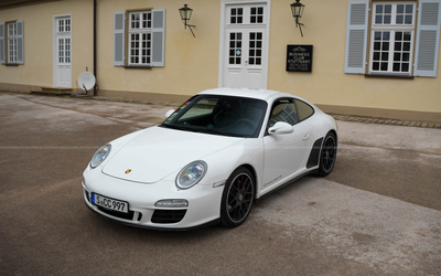 Porsche 997 Carrera 4 GTS with full service history, adaptive xenon headlights, Apple CarPlay, carbon bucket seats (2011)