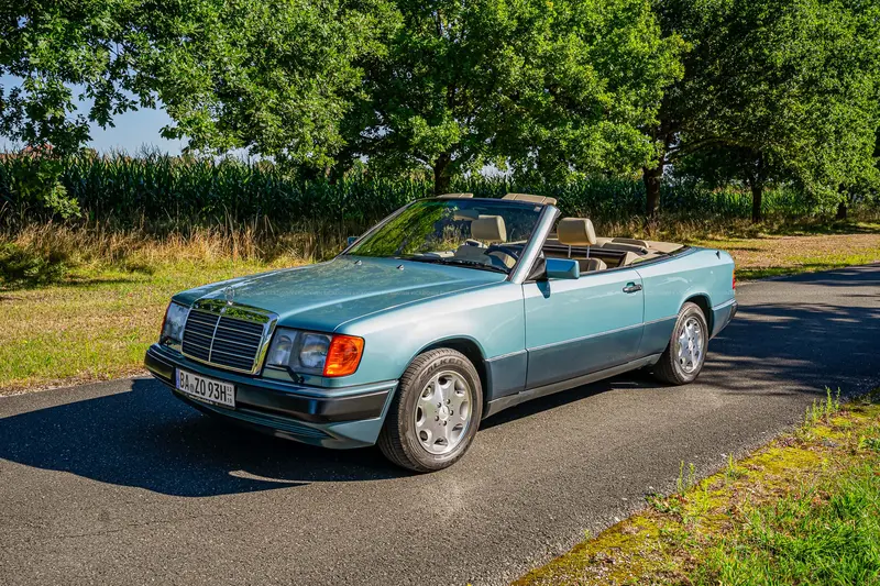 Mercedes-Benz A124 E 320 Cabriolet (1993), Kurzgutachten Note 1-, prominenter Vorbesitzer, großer Service durchgeführt