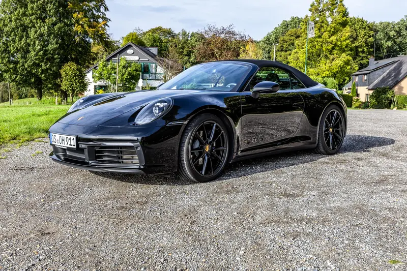 Porsche 992 convertible from 3rd hand Mileage only 22,800 km Complete checkbook Bose sound system (2020)