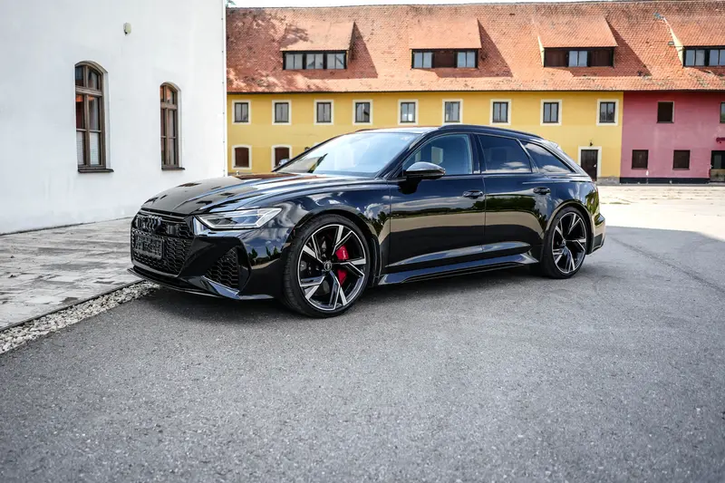 Audi C8 RS6 Aus 2. Hand Unfallfrei Lückenloses Scheckheft 5 Jahre Werksgarantie MwSt. ausweisbar (2021)