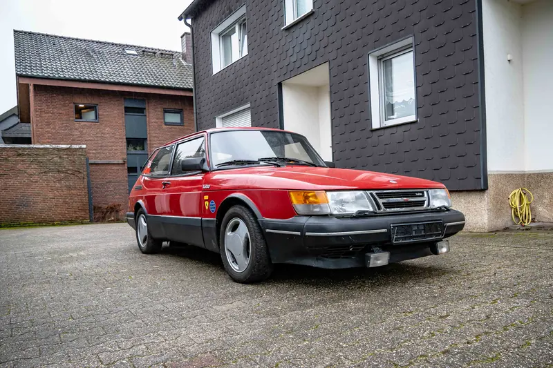 Saab 901 Turbo Motorrevision und technische Revision Schiebedach Servo Sitzheizung (1989)