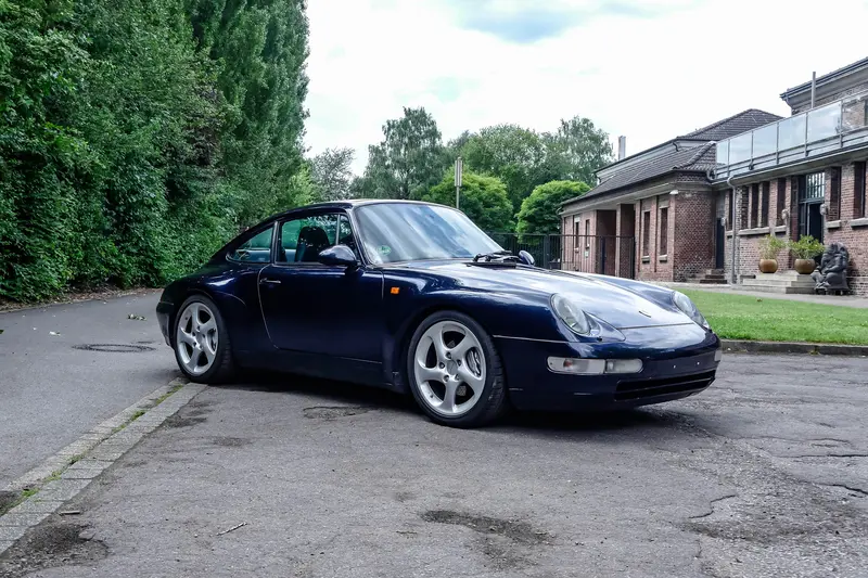 Porsche 993 Carrera 4 9000 € invested Retro Fit Radio & Navi (1996)